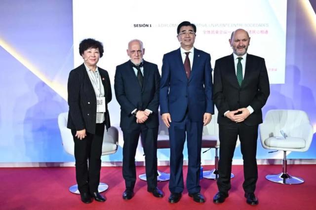 开云注册入口-高端对话！中西足球合作升级 新三年计划瞄准4领域